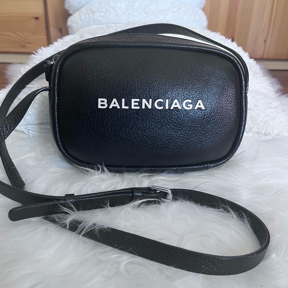 BALENCIAGA Everyday Camera black leather logo print crossbody bag